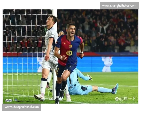 曼联死忠网红飞铲特维斯酿冲突!野兽 4 球回击梦剧场嘘声 曼联死忠网红飞铲特维斯酿冲突!野兽 4 球回击梦剧场嘘声