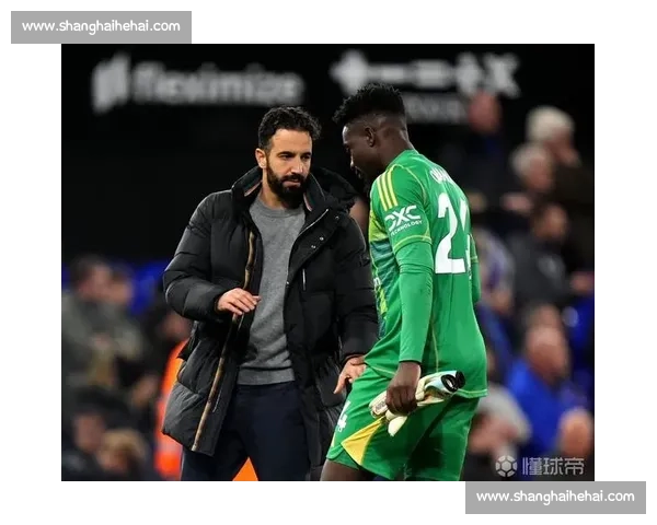 奥纳纳布基纳法索获总统接见 赠欧联杯签名球衣表敬意 奥纳纳布基纳法索获总统接见 赠欧联杯签名球衣表敬意