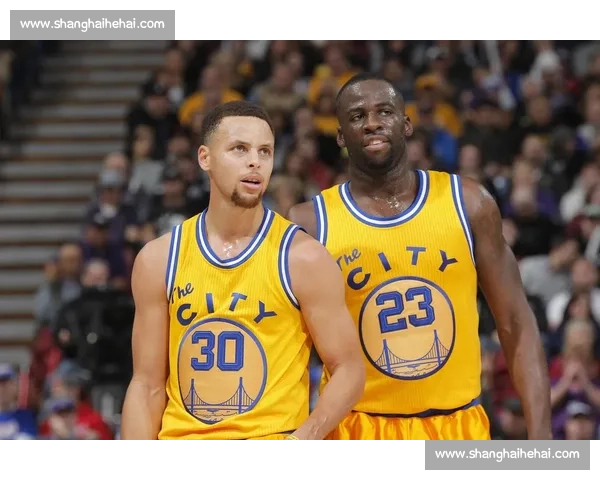 德雷蒙德·格林：勇士防守核心与球队精神领袖的多重角色解析